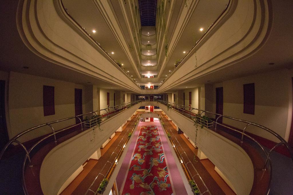 Town In Town Hotel Μπανγκόκ Εξωτερικό φωτογραφία