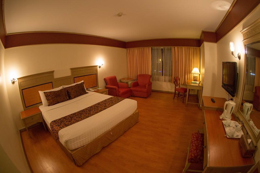 Town In Town Hotel Μπανγκόκ Εξωτερικό φωτογραφία