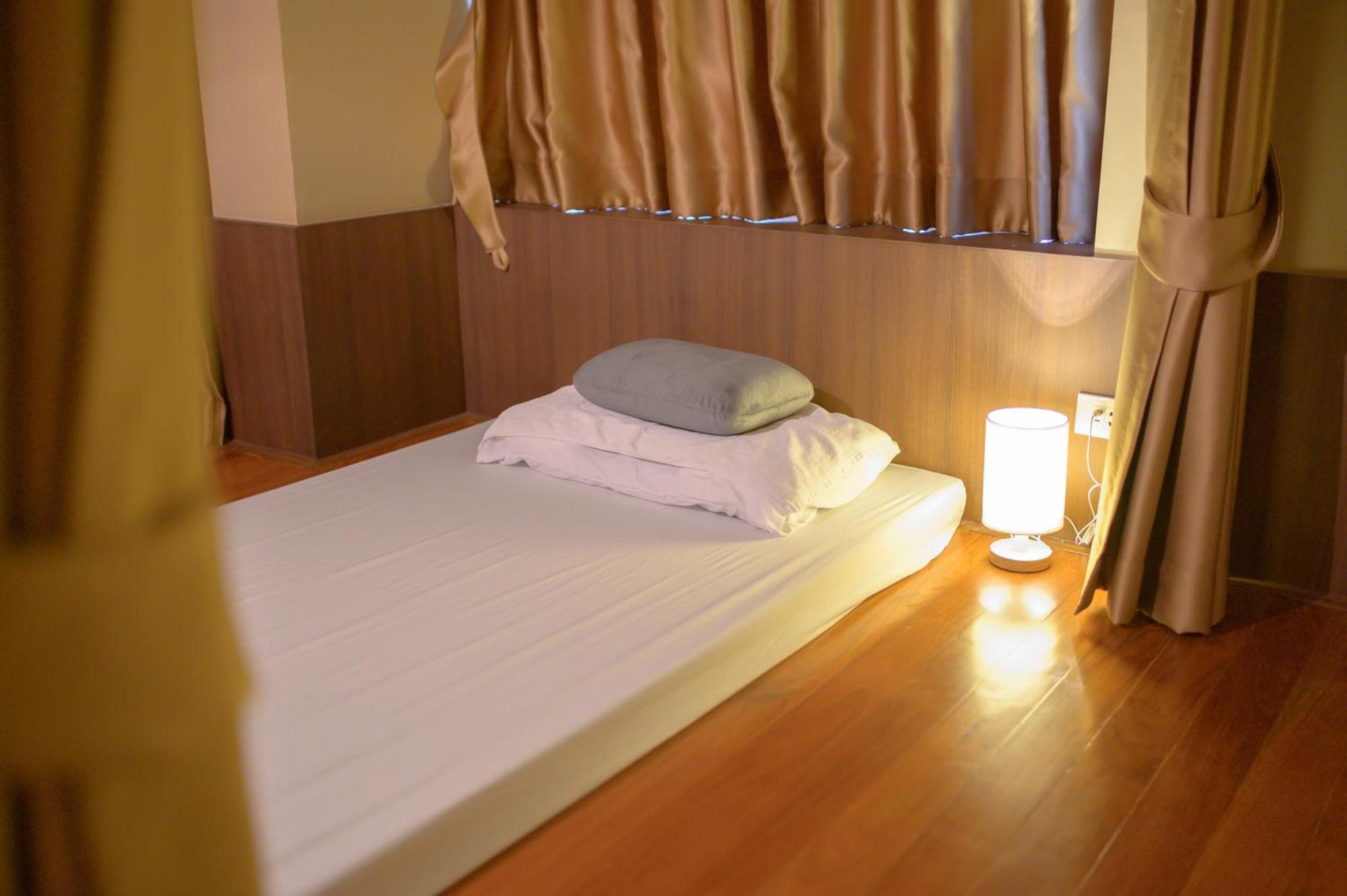 Town In Town Hotel Μπανγκόκ Εξωτερικό φωτογραφία
